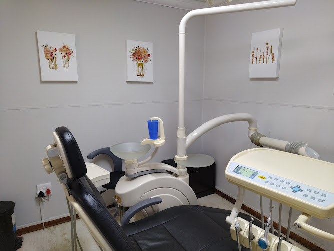 Dentist25 Concorde Cres