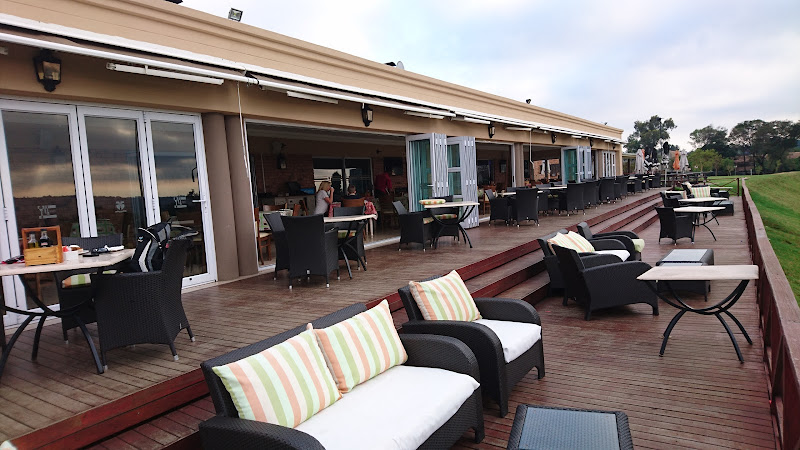 RestaurantSet in landscaped college grounds