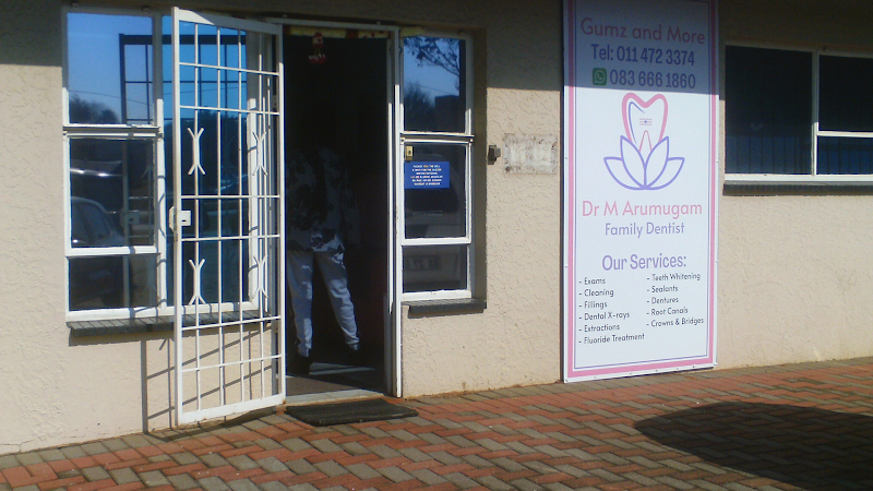 Dentist340 Ontdekkers Rd