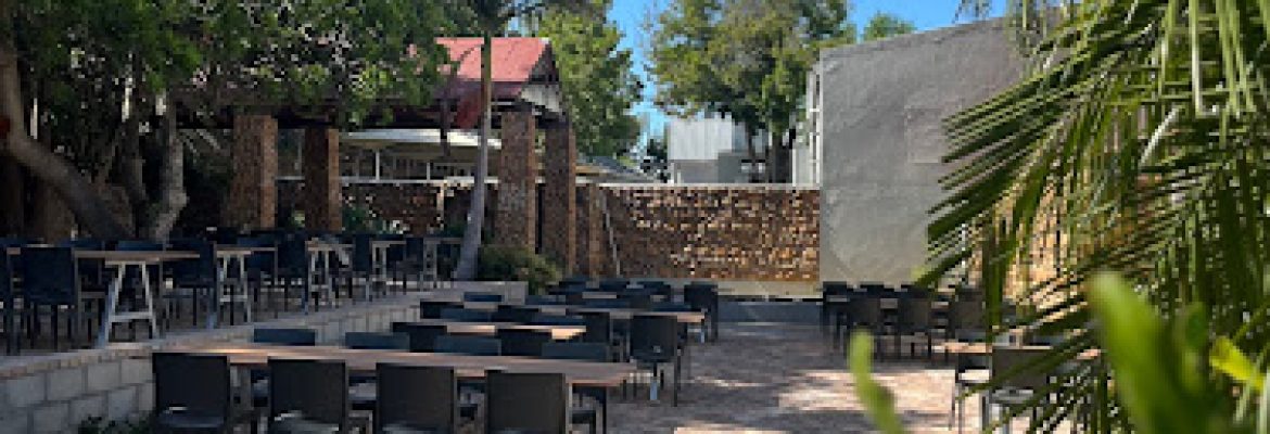 Clay Café Paarl, Groot Parys